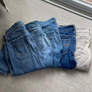 5 pairs of barely worn Levi’s. Sizes 25 and 26. $70 for all 5 or $15 each.